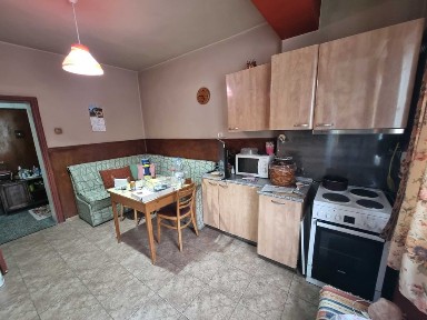 Тристаен апартамент за продажба в идеален център на гр. Благоевград