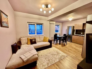 Просторен ТРИСТАЕН апартамент в кв. Каменица 2