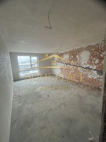 Тристаен апартамент- Левски