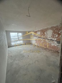 Тристаен апартамент- Левски