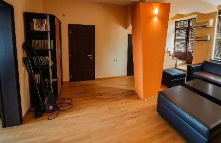 Къща в района на с. Приселци!