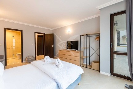 Тристаен апартамент в Лозенец 68231