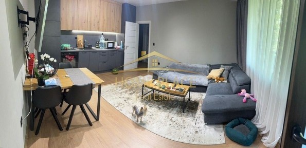 Тристаен апартамент Под Наем в района на Базар Левски