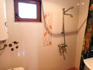 Продава къща в кв. Васил Левски, Казанлък