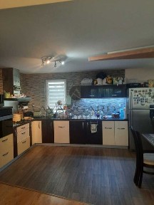 оф. 20661 Двуетажна къща с двор/ Брестник