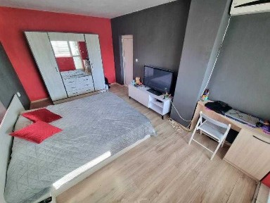 Тристаен апартамент с ГАРАЖ за продажба кв. Дружба 3