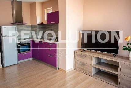 Двустаен апартамент в района на Св. Св. Константин и Елена!