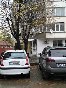 Продава търговско помещение в района на Манастира