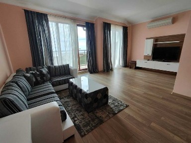 Великолепен пентхаус на първа линия