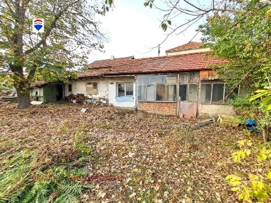 Къща с двор в с. Красен, обл. Русе
