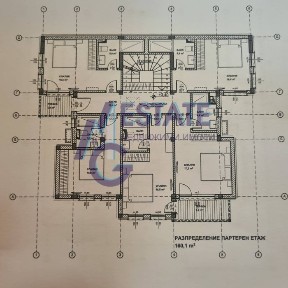 Двуетажна къща в Свети Влас с 6 спални и 6 бани.
