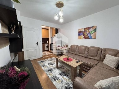 Тристаен апратамент след основен ремонт под наем - кв. Базар Левски