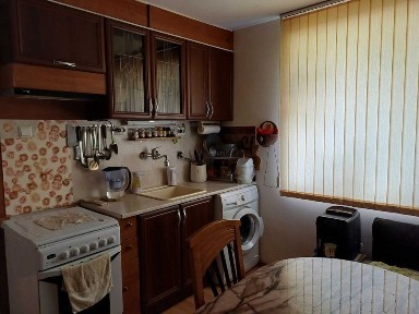 Два етажа от къща в гр. Асеновград, Училище Отец Паисий