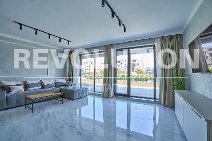 Стилен ДВУСТАЕН апартамент в кв. Христо Смирненски/ С ПАРКОМЯСТО!