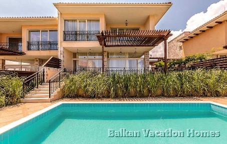 Луксозна вила на плажа в Лозенец