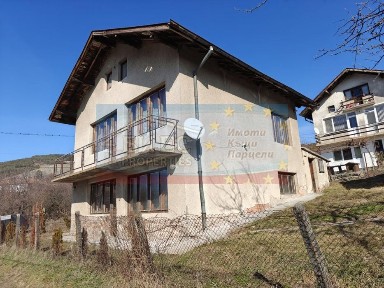 Къща в село Люлин