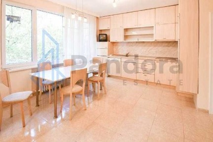 Четиристаен апартамент под наем в кв. Медицинска академия