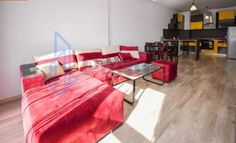 Дава под наем двустаен апартамент в кв. Банишора