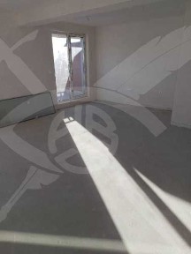 Тристаен апартамент в Тракия!