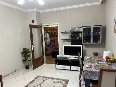 Тристаен апартамент под наем в Тракия 11813121