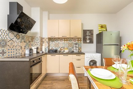 Светъл ДВУСТАЕН апартамент в района на Центъра/ С ПАРКОМЯСТО!