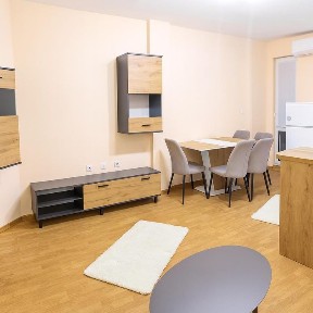 Тристаен апартамент в района на кв. Кючук Париж