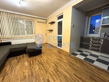 Ремонтиран газифициран мезонет с две спални в квартал Колю Фичето, гр