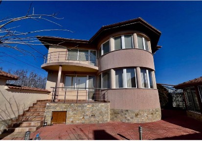 Масивна къща в близост до гр. Пловдив ! Имот без аналог на пазара !