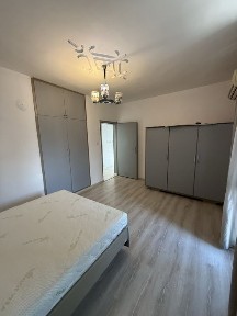 Четиристаен апартамент - НАЕМ - център