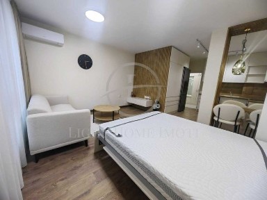 Реф. 785 Луксозно обзаведен / Едностаен / Христо Смирненски