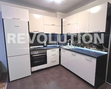 Двустаен апартамент в района на Възраждане!