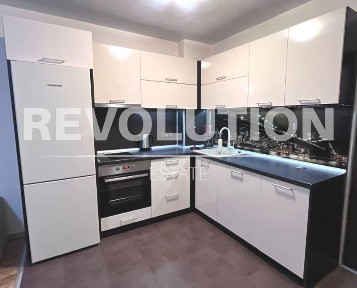 Двустаен апартамент в района на Възраждане!