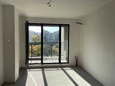 Двустаен апартамент с ПАРКОМЯСТО - кв. Тракия