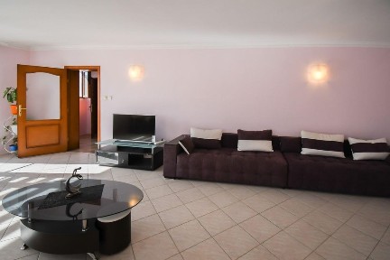 Етаж от къща, под наем, ж. к Надежда 4