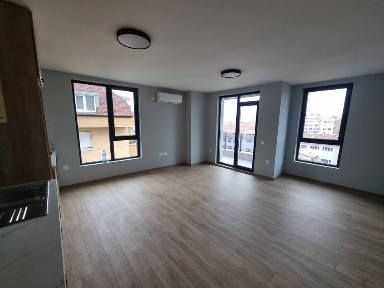 Тристаен апартамент за продажба в широк център на гр. Благоевград