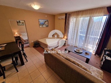 Двустаен апартамент на ПЪРВА ЛИНИЯ МОРЕ в к-с Марина Kейп, гр. Ахелой