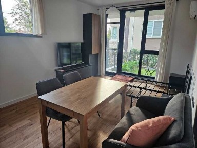 Едностаен, под наем в кв. Карпузица с вкл. паркомясто и входни такси