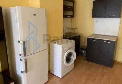 Тристаен апартамент под наем в Центъра