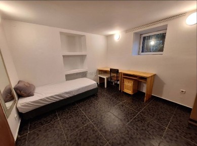 Обзаведена стая в Центъра до метро Опълченска