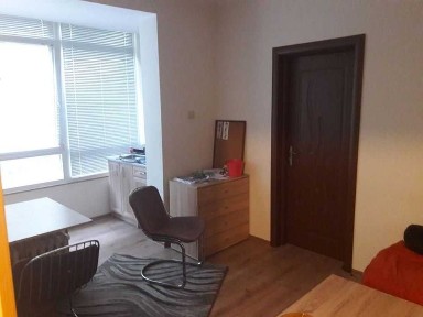 Тристаен имот в кв. Изток