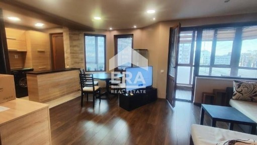 Двустаен панорамен обзаведен апартамент под наем, с опция за гараж, ра