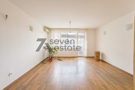 Продава се 3- стаен апартамент в ж. кв. Дървеница