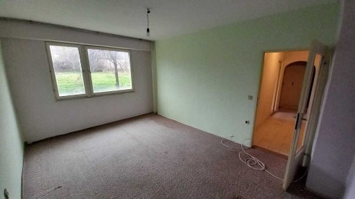 Двустаен апартамент в кв. Добровски