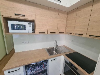 Тристаен апартамент под наем на бул. Патриарх Евтимий