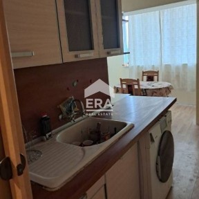 Двустаен апартамент в близост до №-то ДКЦ в кв.