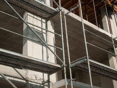 Просторен двустаен апартамент в Люлин 6