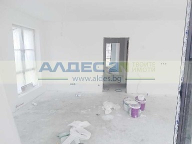 Чисто нов тристаен, с Акт 16, до Лагера