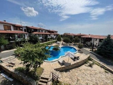 Голямо студио в елитен комплекс във вилна зона на с. Кошарица, Несебър