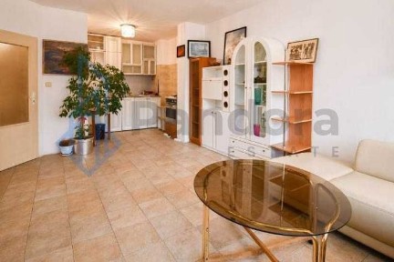 Двустаен апартамент под наем в кв. Изгрев