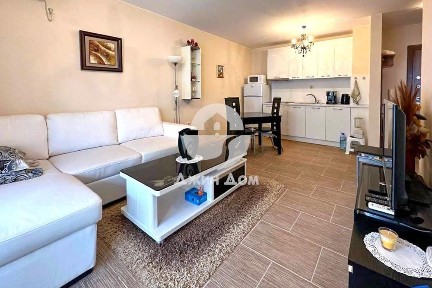 Двустаен апартамент на ПЪРВА ЛИНИЯ МОРЕ в к-с Рич 3, с. Равда